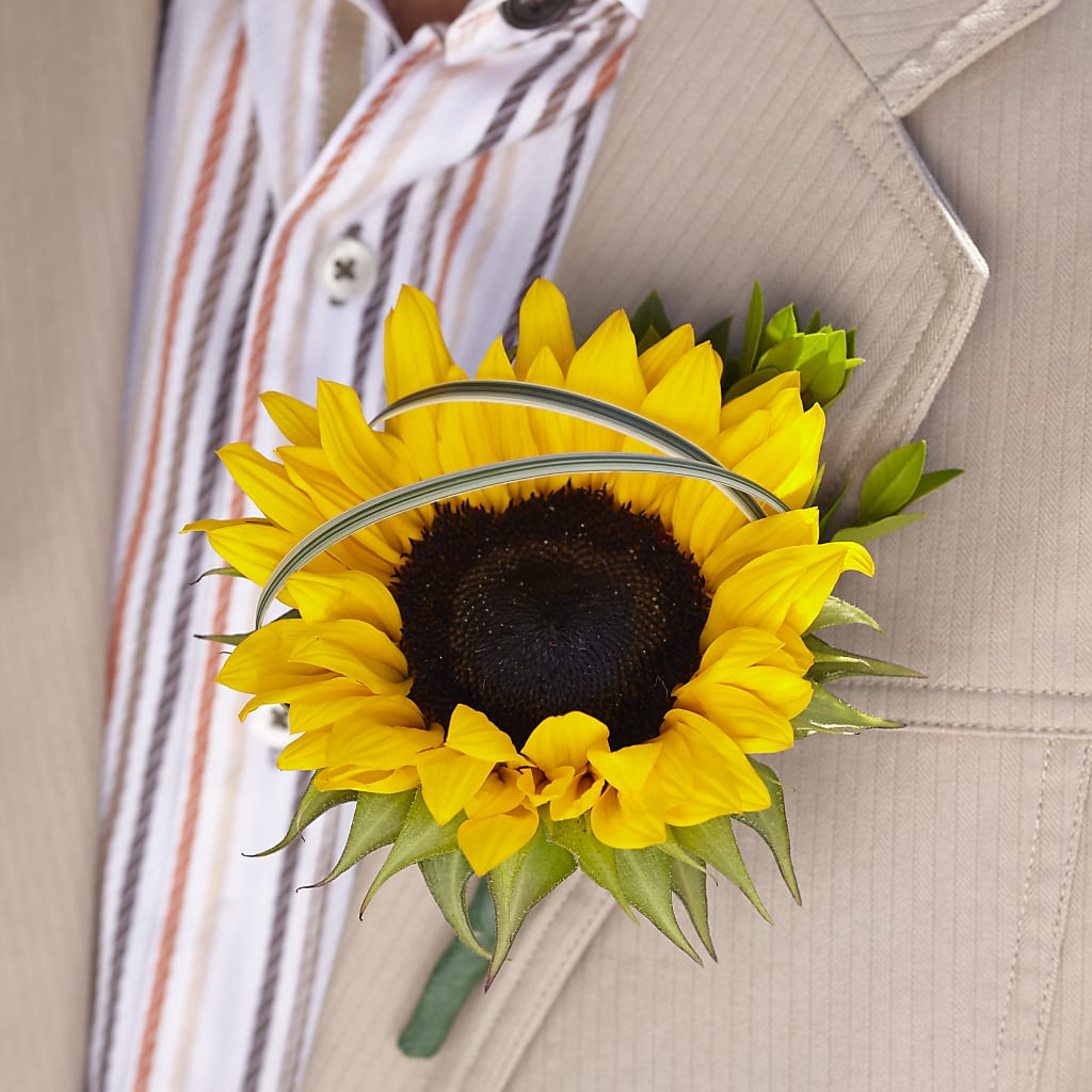 Free Spirit Boutonniere – Maplewood Florist, Maplewood NJ